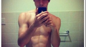 Lean Abs Twink iPhone Selfie