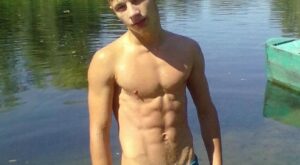 Nice abs – dirty lake ;)