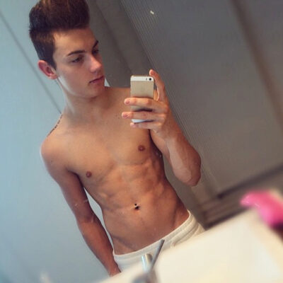 Twink Selfie Belly Button Piercing