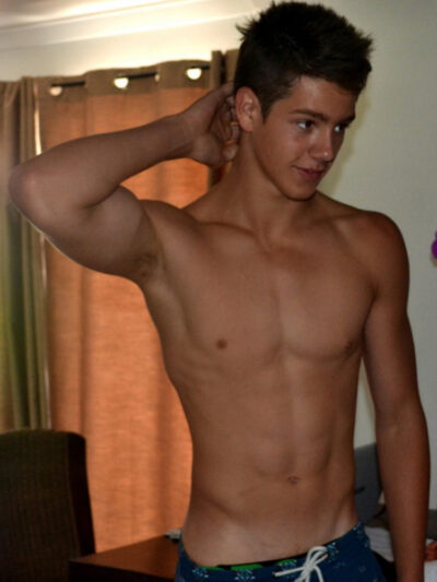 Flexing Muscle Twink