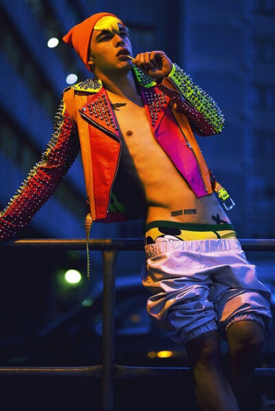 Neon Punk Sagger