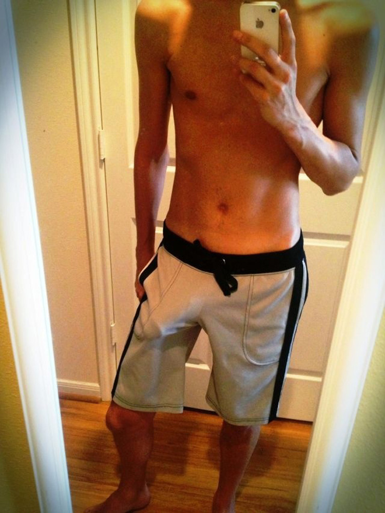 Photos of hot, cute, and sexy guys. huge dicks and cocks online. 