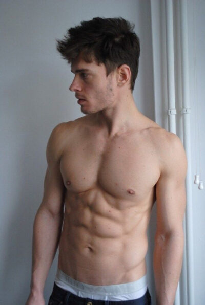 Scruffy Hair & Abs