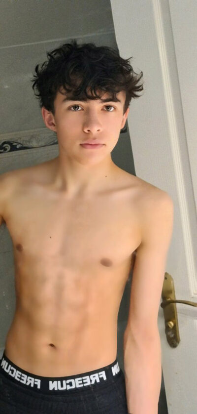 Mathis, Cute Browed Eyed Twink