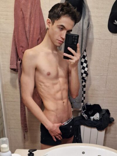 Skinny Boy Selfie