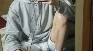 Bulge Check Mirror Selfie