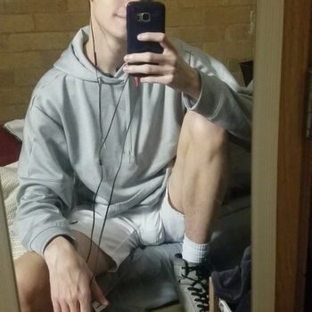 Bulge Check Mirror Selfie